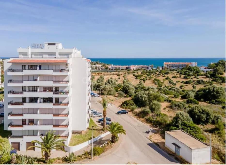 Cozy Apartment With Seaview 300M From The Beach Portimao Luaran gambar