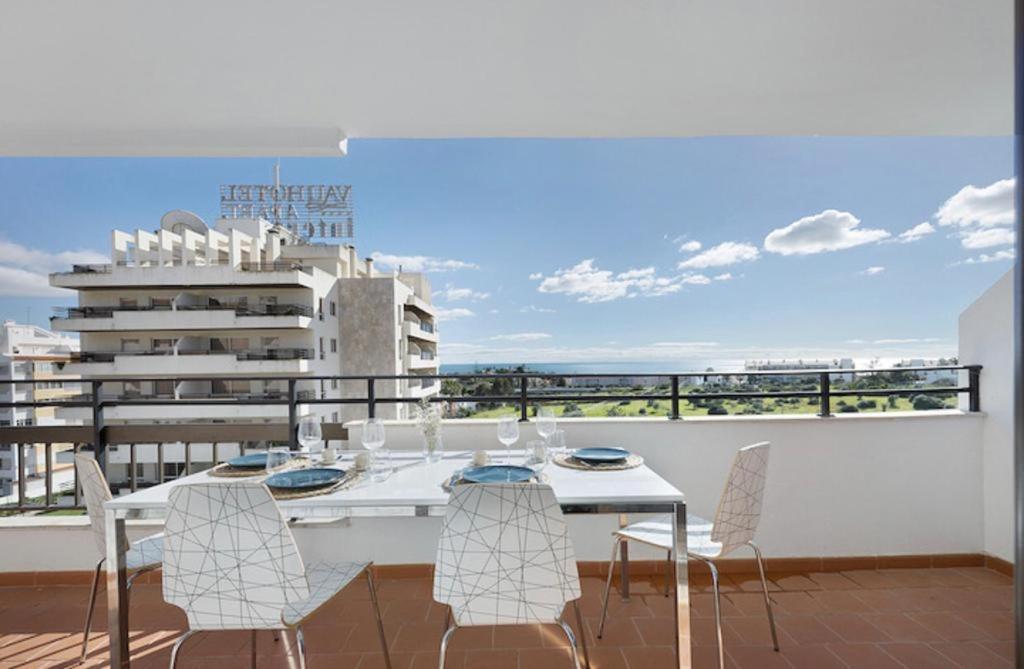 Cozy Apartment With Seaview 300M From The Beach Portimao Luaran gambar