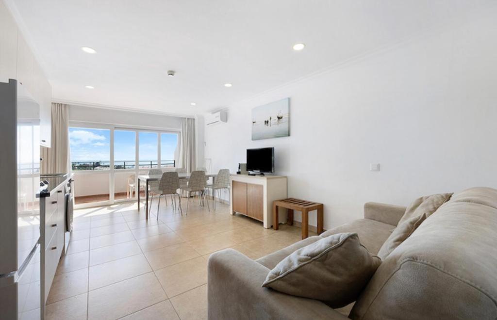Cozy Apartment With Seaview 300M From The Beach Portimao Luaran gambar