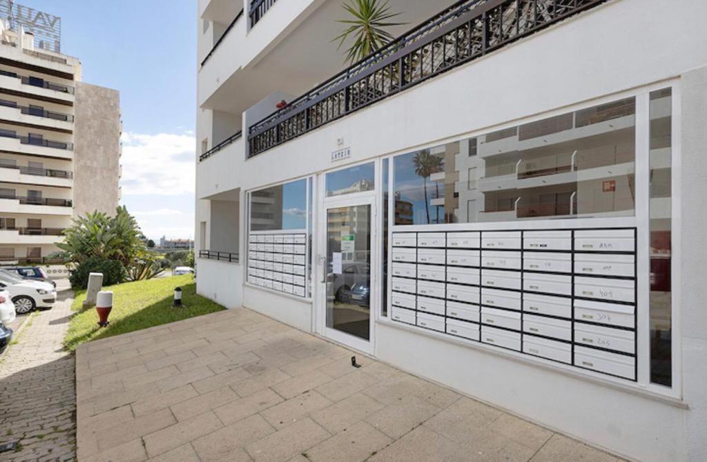 Cozy Apartment With Seaview 300M From The Beach Portimao Luaran gambar